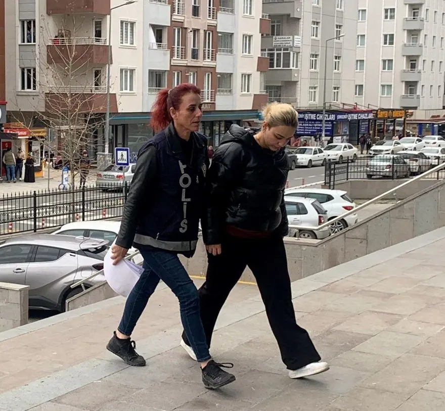 Sahte doktorun maceraları: Çelenk bile yollamış 5