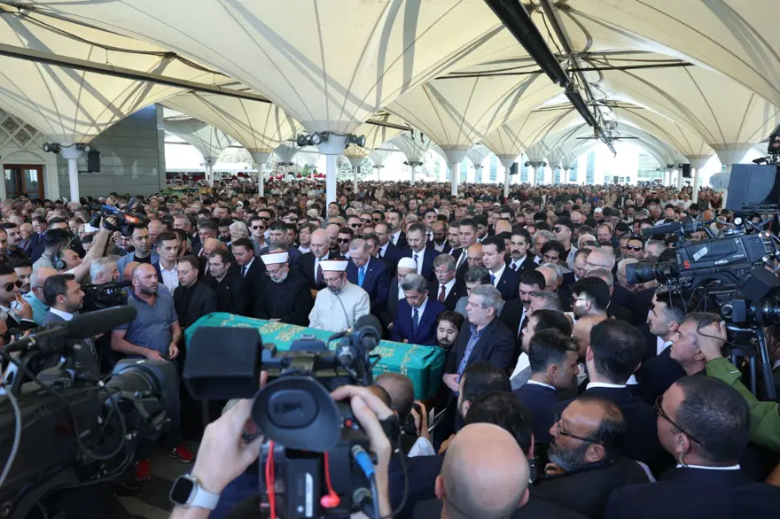 Saadet Partisi Kurucu Genel Başkanı Recai Kutan'a veda 5 Saadet Partisi Kurucu Genel Başkanı Recai Kutan'a veda 5