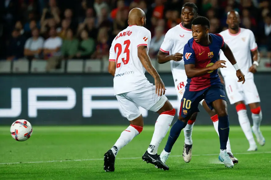 Fenerbahçe'de Mourinho'nun Ansu Fati ısrarı: Her şey Maximin'e bağlı 6 Fenerbahçe'de Mourinho'nun Ansu Fati ısrarı: Her şey Maximin'e bağlı 6