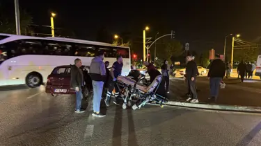 Bursa'da taksi ile otomobil çarpıştı: 7 kişi yaralandı