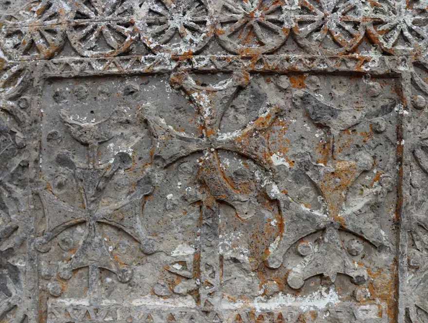 Bin 400 yıllık kilise ot ve saman deposu olarak kullanılıyor 11