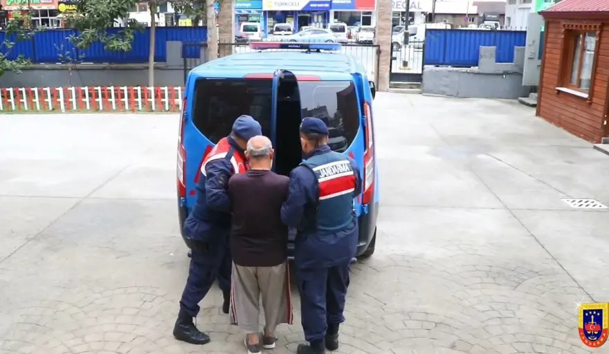 4 yıldır aranıyordu, evindeki gizli tünelde yakalandı 5