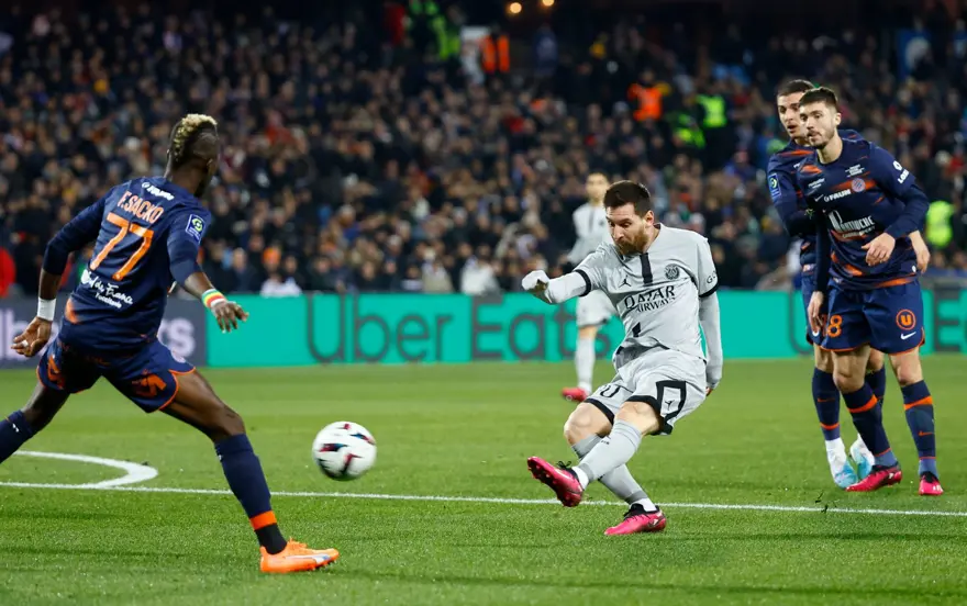 Kylian Mbappe'nin üzgün gecesi: 2 kez penaltı kaçırdı ilk yarıda sakatlandı 6 Kylian Mbappe'nin üzgün gecesi: 2 kez penaltı kaçırdı ilk yarıda sakatlandı 6