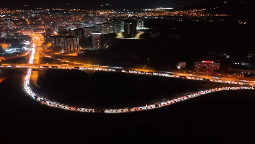 Yarıyıl tatili trafiği: 43 ilin geçiş noktasında yoğunluk arttı 4
