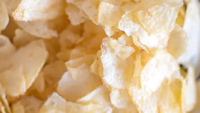 Regl döneminde bu besini asla tüketmeyin! Ağrıyı iki katına çıkarıyor