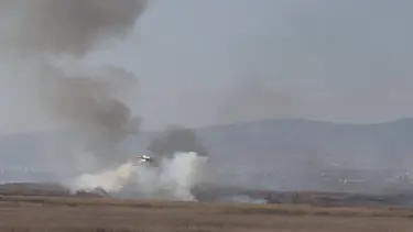 Eber Gölü'nde sazlık alanda çıkan yangın söndürüldü