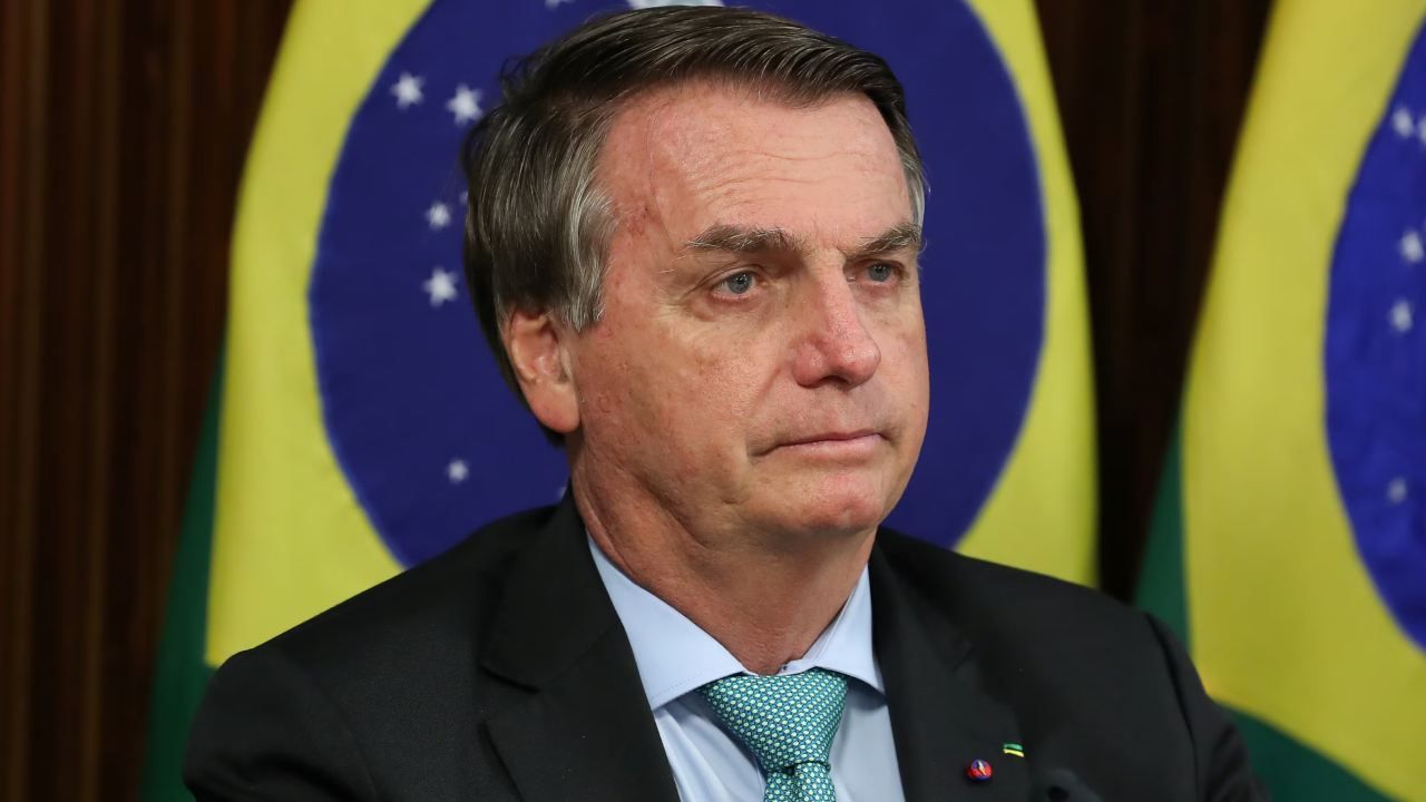 Eski Brezilya Devlet Başkanı Bolsonaro'ya ev hapsi cezası