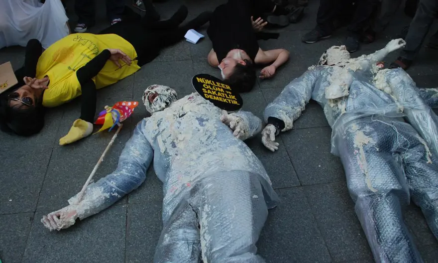 Kadıköy'de nükleer karşıtı eylem 10