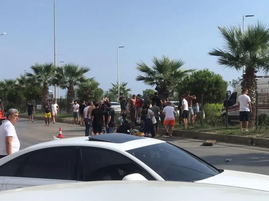 Safari aracı takla attı, yolcular yola savruldu: 3 ölü, 17 yaralı 