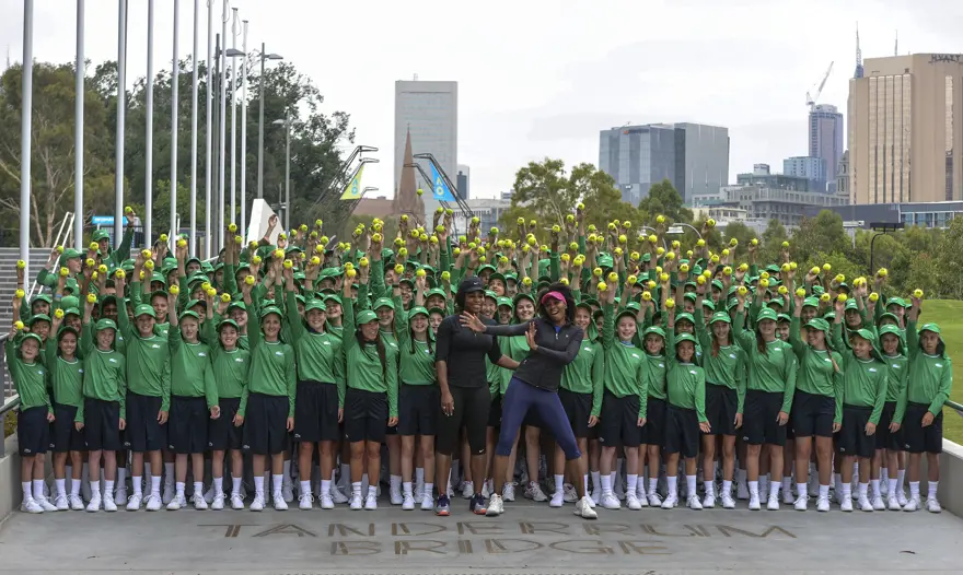 Kortların sessiz kahramanları, top toplayıcı çocuklar 1 Kortların sessiz kahramanları, top toplayıcı çocuklar 1