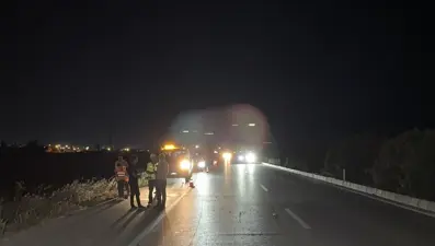 Adana'da üç araçlık zincirleme trafik kazası