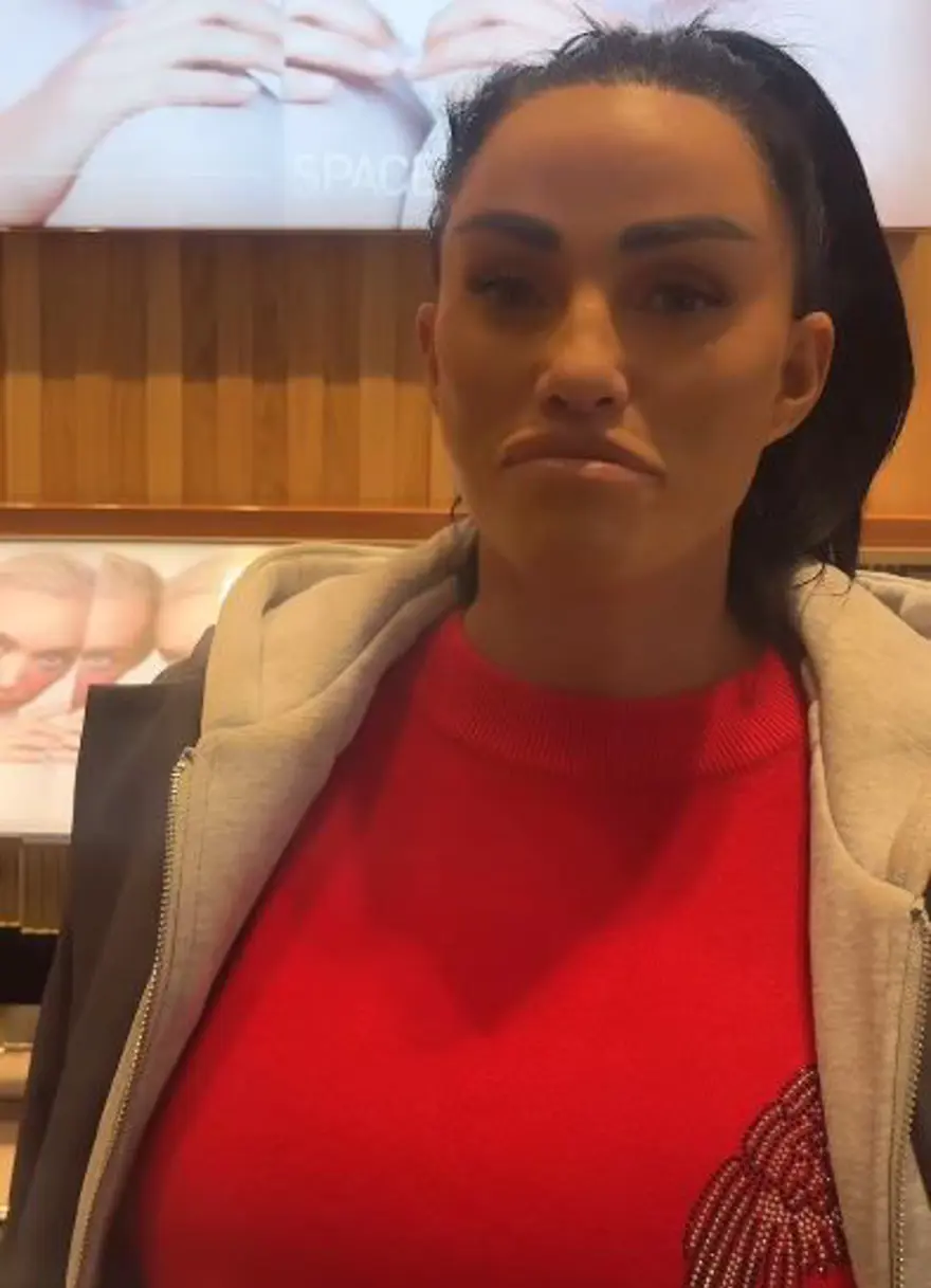 Defalarca yüzünü gerdiren Katie Price'ın son haline yorum yağdı! 'Estetik yaptırmadan duramıyorum' demişti 2