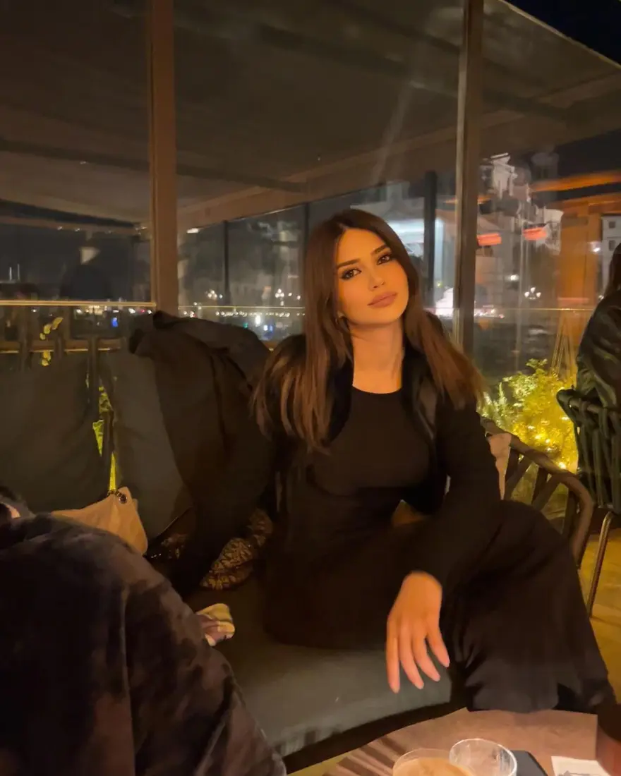 Elektronik sigara sonu oluyordu! Ünlü sanatçı ve oyuncu Selen Görgüzel'in kızı kalp krizi geçirdi 4