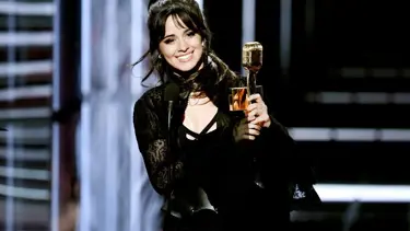 Camila Cabello Havana ile tarihi geçti