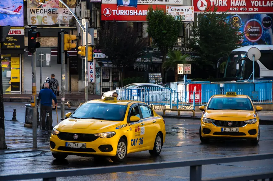 İstanbul'un taksileri değişiyor! Yeni tasarım için anket başlatıldı... İşte 5 farklı tasarım 