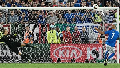 Simone Zaza özür diledi!