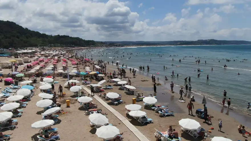 Plajlarda hafta sonu yoğunluğu 10 Plajlarda hafta sonu yoğunluğu 10