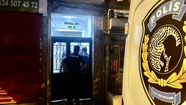 Fatih'te cinayet: Annesini bıçakla öldürdü