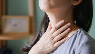 Doktorlar bu 3 semptomu görmezden geldi: 20 yaşındayken tiroid kanserine yakalandı