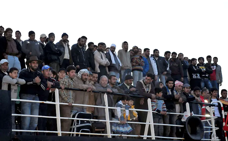 Yük gemisiyle 3 günde kurtuldular 11