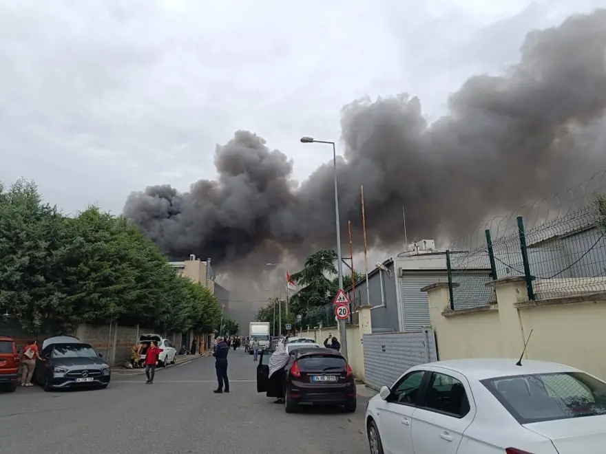 İstanbul'da depo yangını İstanbul'da depo yangını