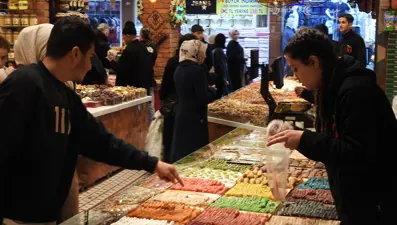 Bayram öncesi tezgahta yerini aldı: Fiyatı 200 TL'den başlıyor, 750-1000 TL'ye kadar çıkıyor