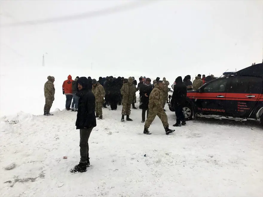 Van'da çığ felaketinin olduğu bölgeden fotoğraflar 3