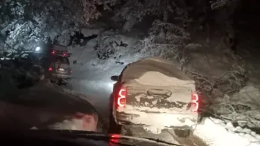 Bolu'da kar kalınlığı iki metreye yaklaştı: 12 kişi yaylada mahsur kaldı