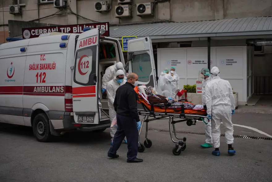 İstanbul'daki corona virüs savaşı böyle görüntülendi 