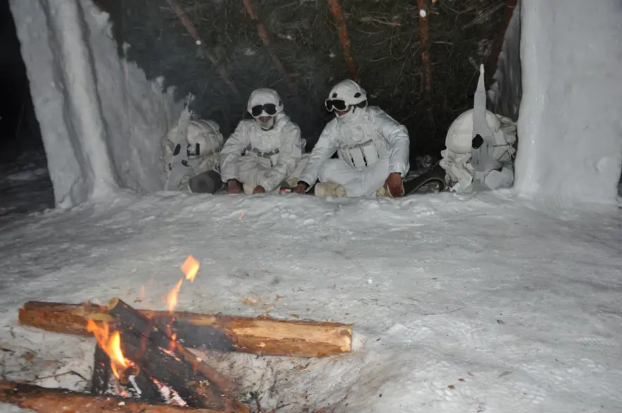 Komandoların 2 bin 200 metre rakımda, eksi 25 derecede zorlueğitimi 13 Komandoların 2 bin 200 metre rakımda, eksi 25 derecede zorlueğitimi 13