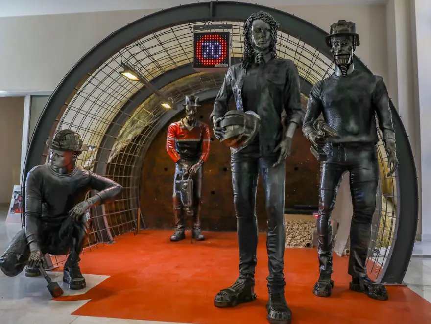 Elazığ ve Malatya arasındaki Kömürhan Köprüsü'nün inşaat atıkları sanat eserine dönüştü 2