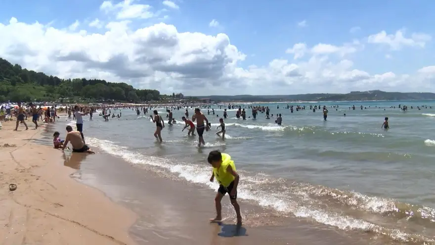 Plajlarda hafta sonu yoğunluğu 21 Plajlarda hafta sonu yoğunluğu 21