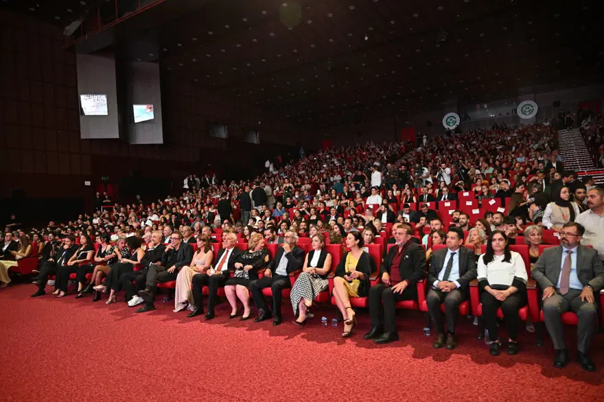 Altın Koza Film Festivali ödülleri sahiplerini buldu 30 Altın Koza Film Festivali ödülleri sahiplerini buldu 30