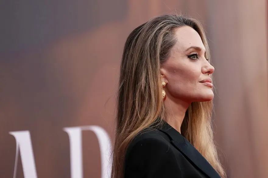 Angelina Jolie annelik açıklamasıyla gündem oldu: Her şeyimi elimden alabilirsiniz 1