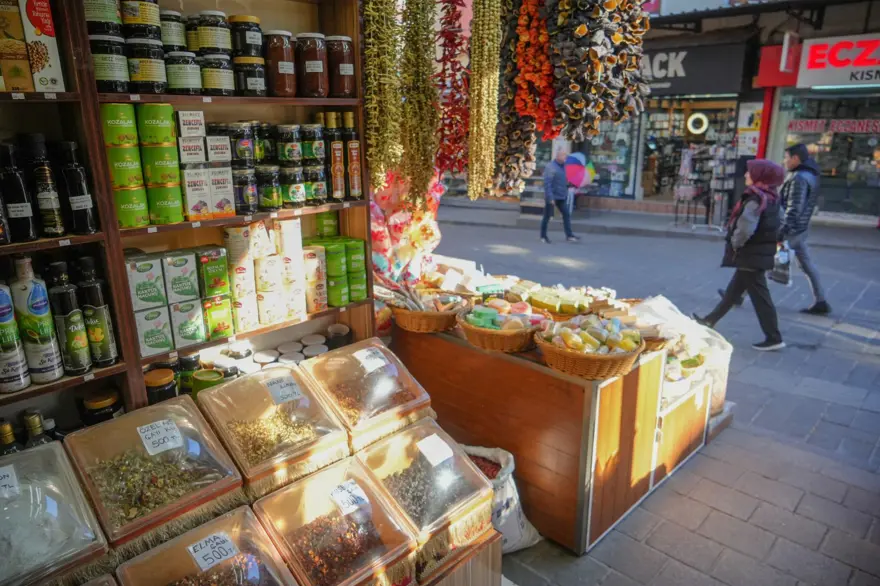 Kilosu 500 liradan tezgahlarda alıcı buluyor: Hasta olmak istemeyenler oraya koşuyor 6