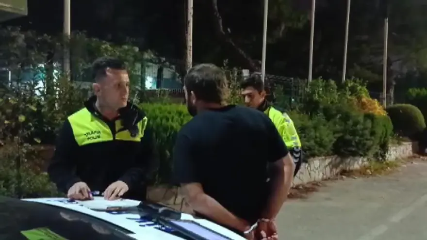 BİRÇOK SUÇTAN ARANIYORDU 2 BİRÇOK SUÇTAN ARANIYORDU 2