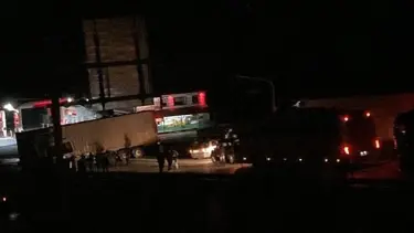Kastamonu'da TIR devrildi: Samsun istikameti trafiğe kapandı