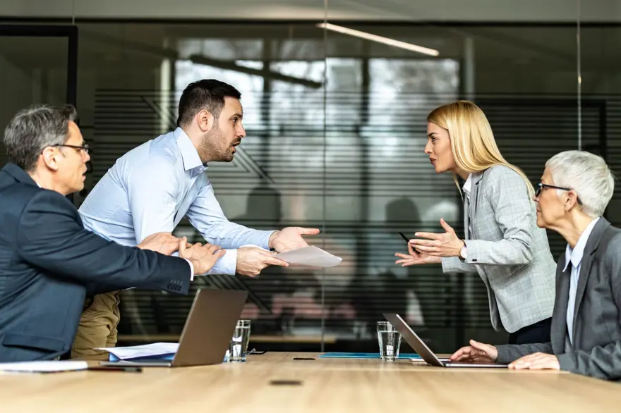 "ÖFKENİN SİZE KARŞI DEĞİL LEHİNİZE ÇALIŞMASINA İZİN VERİN" 2