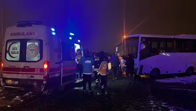 İşçi servisi ile yolcuotobüsü çarpıştı: 17 yaralı
