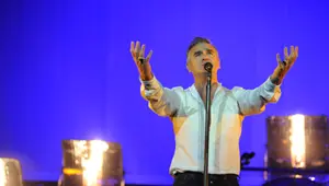 Morrissey'den 'İstanbul'a ezanlı açılış
