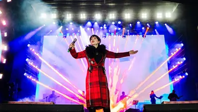 Malatya'da sahneye çıkan Aydilge'den Filistin'e destek