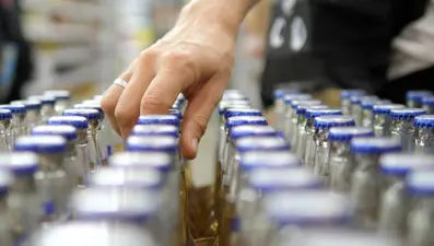 Varşova'da gece alkol satışına yasak: Pilot uygulama başlıyor