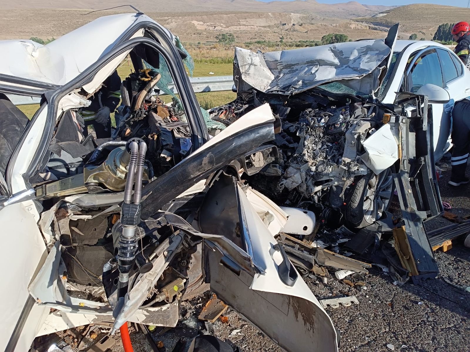 Erzurum'da feci kaza: 4 kişi hayatını kaybetti