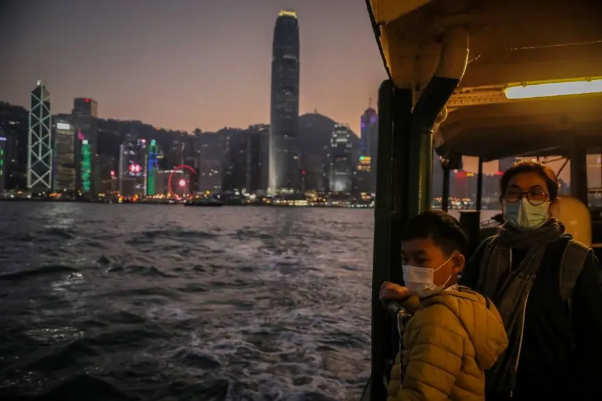 Hong Kong her vatandaşına 1300 dolar "hava parası" verecek 2