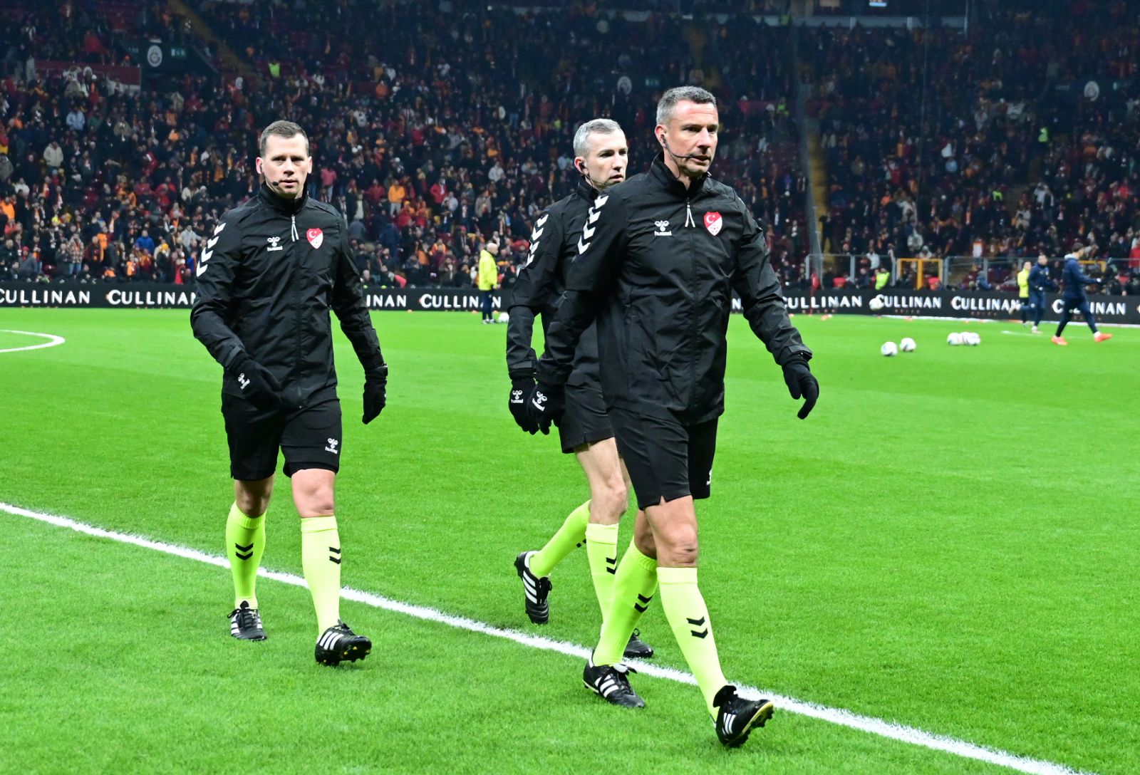 Beşiktaş-Galatasaray derbisinde yabancı hakem olacak mı? MHK Başkanı Gündoğdu açıkladı