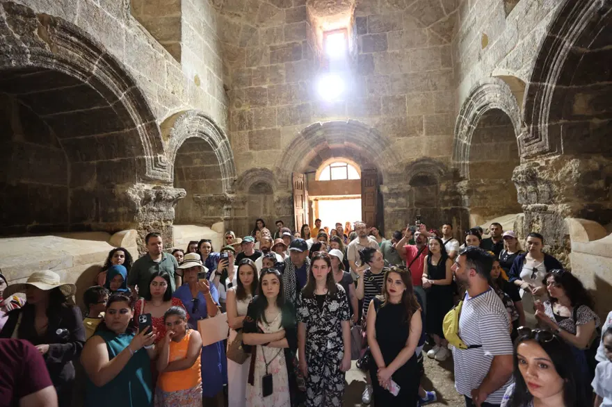Mardin'e Kurban Bayramı'nda turist yağdı: ''Çekilen dizilerin etkisi büyük'' 