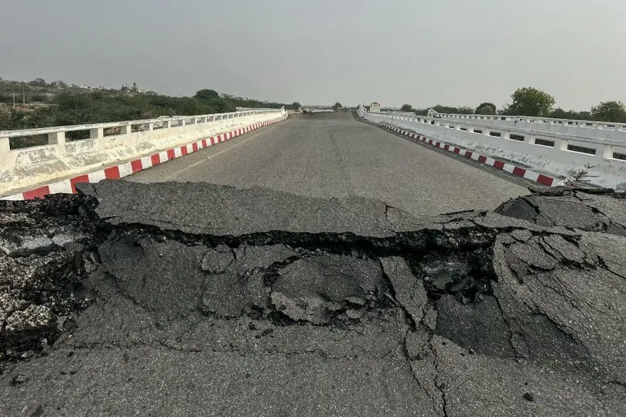 “BETONARME YÜKSEK BİNALARDA YAŞANAN PATLAMA” 3