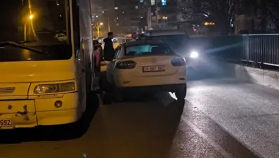 Maskeli saldırgan, otomobilin içerisindekilere kurşun yağdırdı: 1 ölü, 1 yaralı