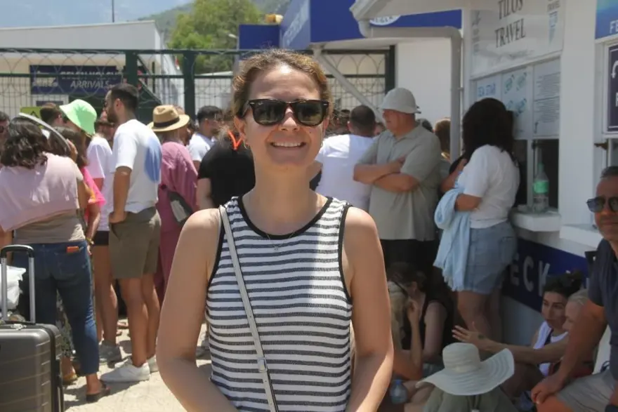 Rodos’a geçmek isteyenler limanda kaldı: Tatilcilerden “dolandırılık”isyanı 2