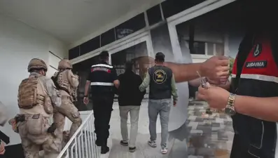 FETÖ'ye 30 şehirde operasyon: 64 şüpheli tutuklandı